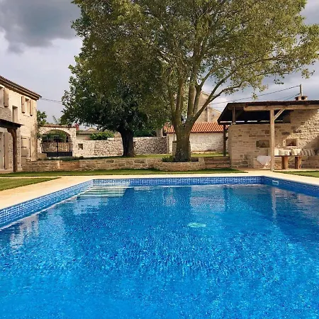 Vila Bofina