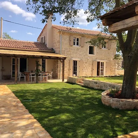 Vila Bofina